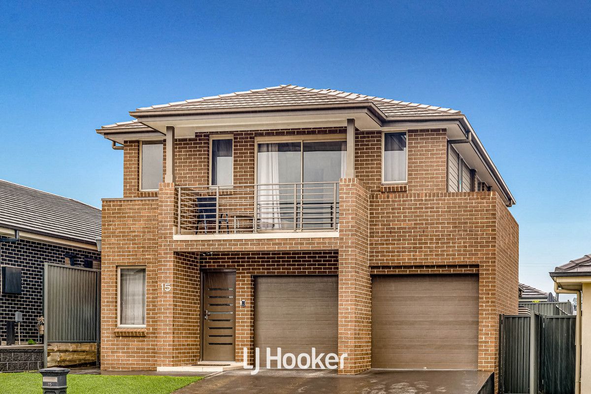 4 bedrooms House in 15 Titania Street RIVERSTONE NSW, 2765