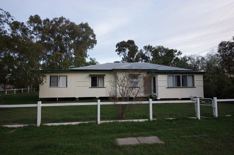 15 Tyrrell Street, Oakey QLD 4401, Image 0