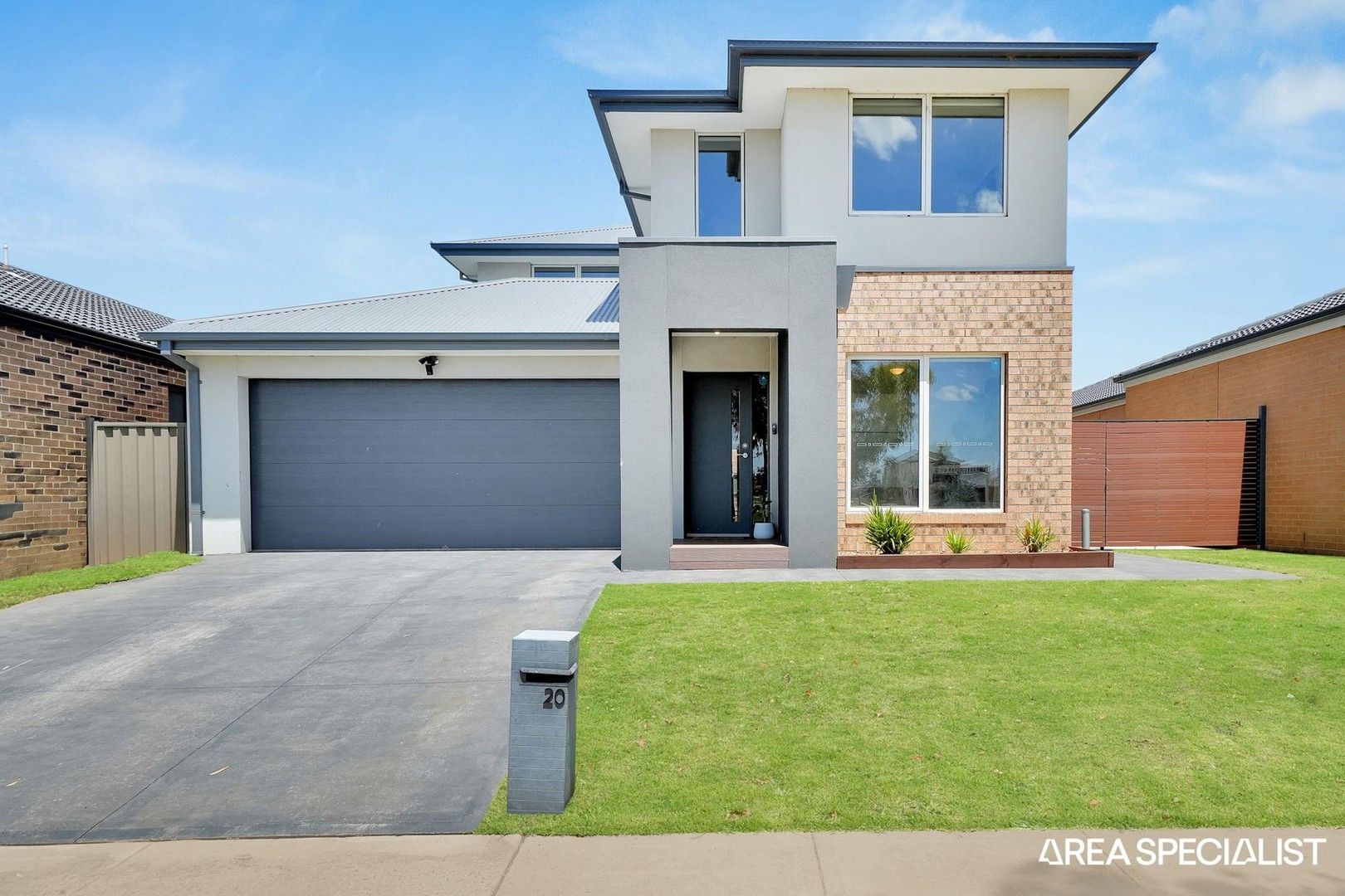 4 bedrooms House in 20 Baxterpark Drive THORNHILL PARK VIC, 3335