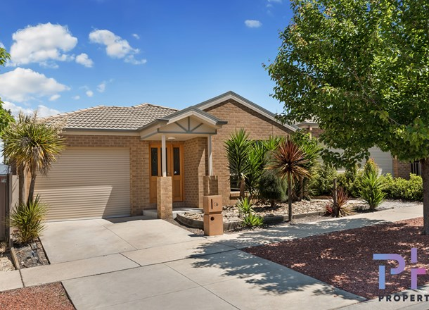 16 Sovereign Gardens, Kangaroo Flat VIC 3555