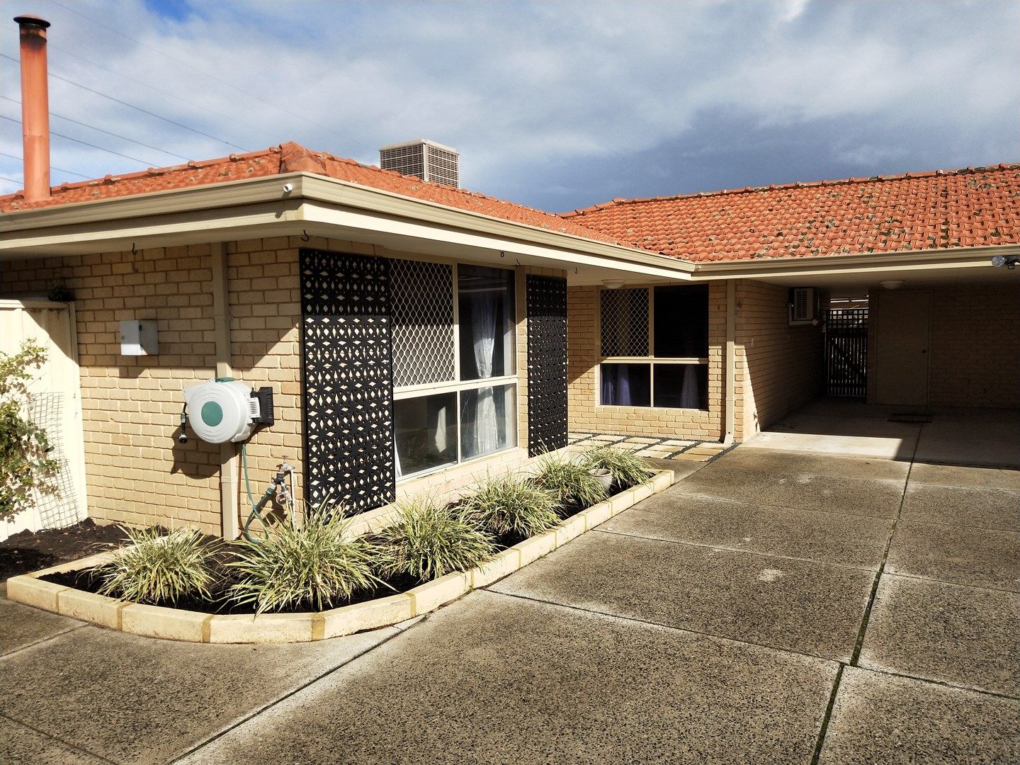 3 bedrooms Apartment / Unit / Flat in 4/5 Park Road MIDVALE WA, 6056