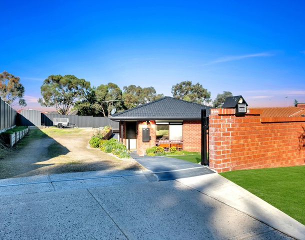 12 Linden Close, Meadow Heights VIC 3048