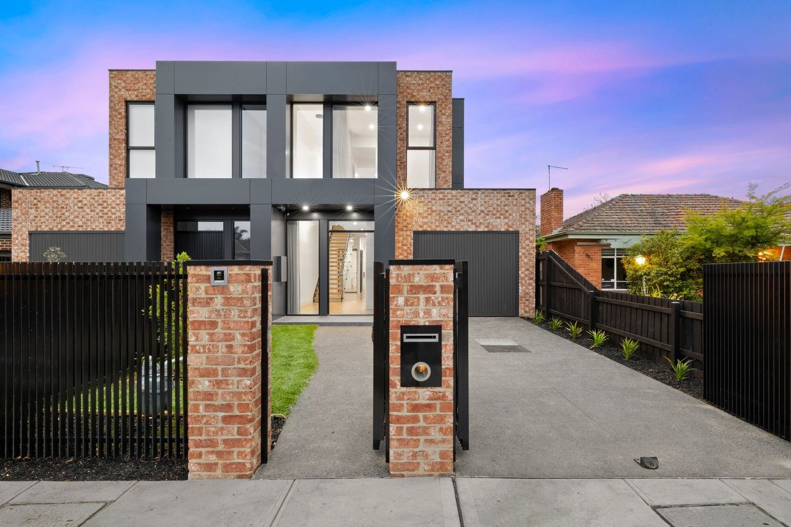 4 bedrooms Townhouse in 15B Wallace Avenue MURRUMBEENA VIC, 3163