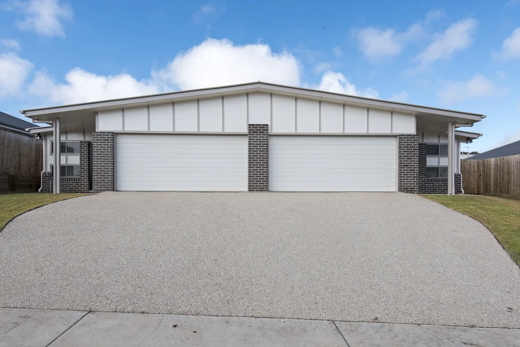 2/8 Rosenstengel Street, Darling Heights QLD 4350