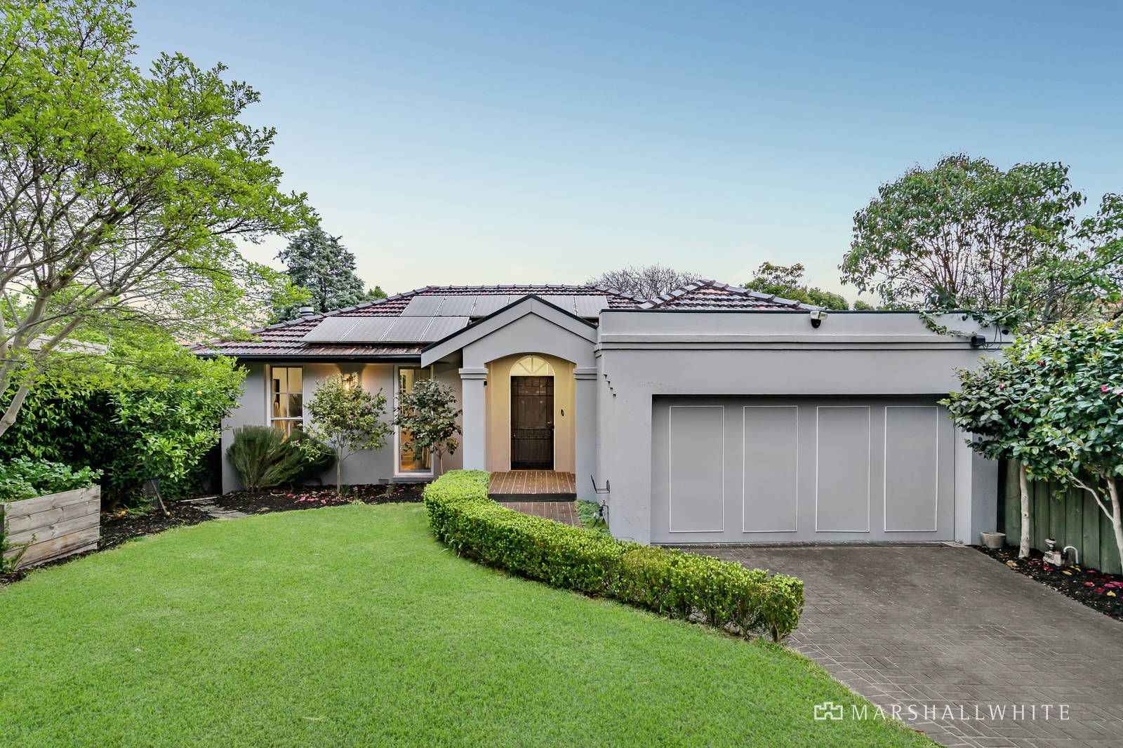 16 Chaucer Crescent, Canterbury VIC 3126