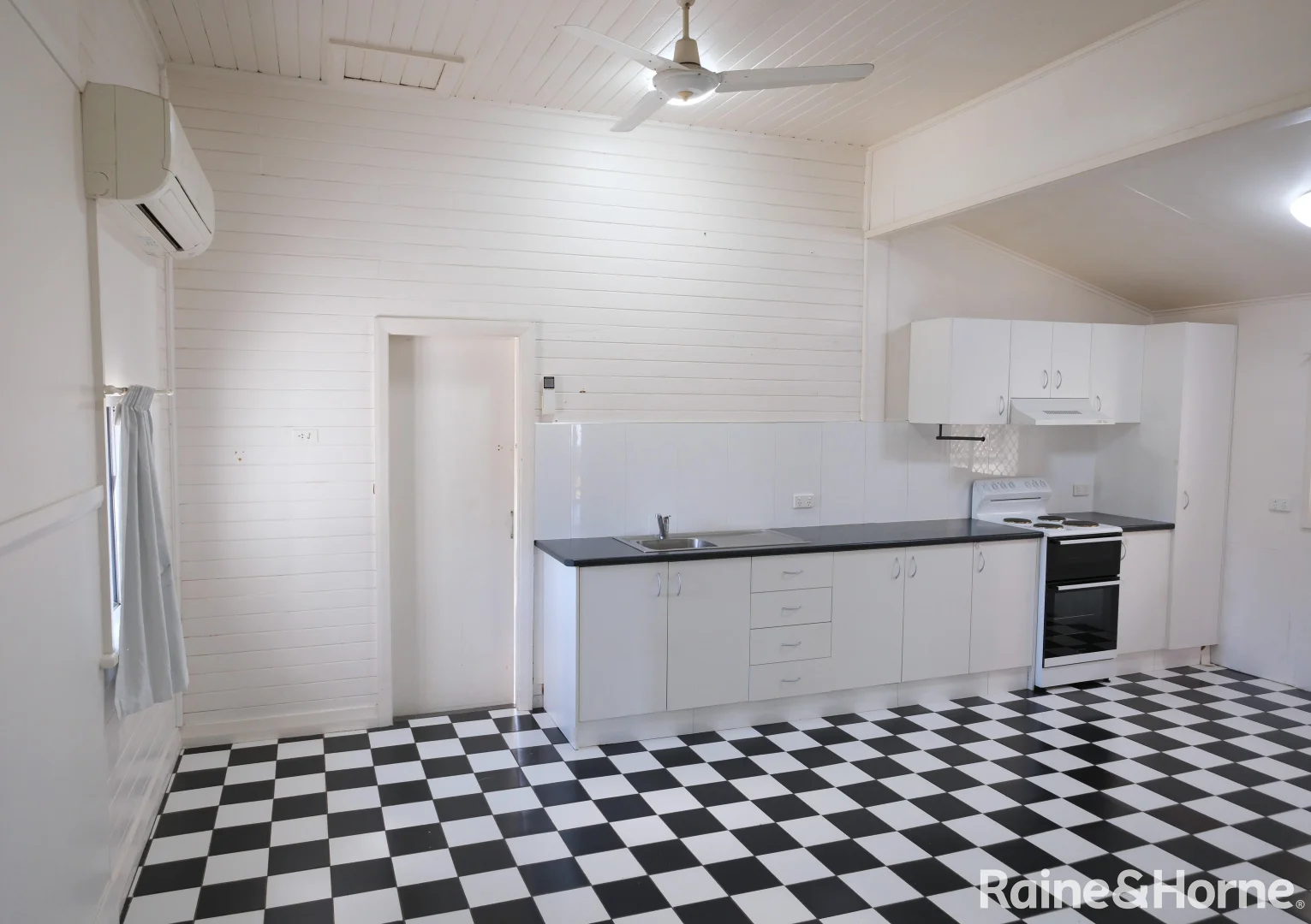 Additional image 3 of 71 Urabatta Street, Inverell NSW 2360