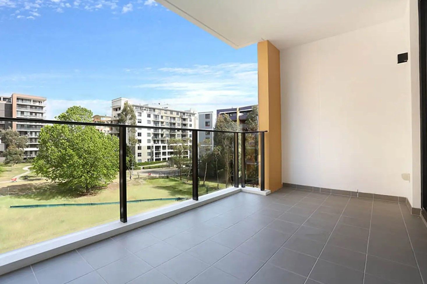 2 bedrooms Apartment / Unit / Flat in 415/21-37 Waitara Avenue WAITARA NSW, 2077