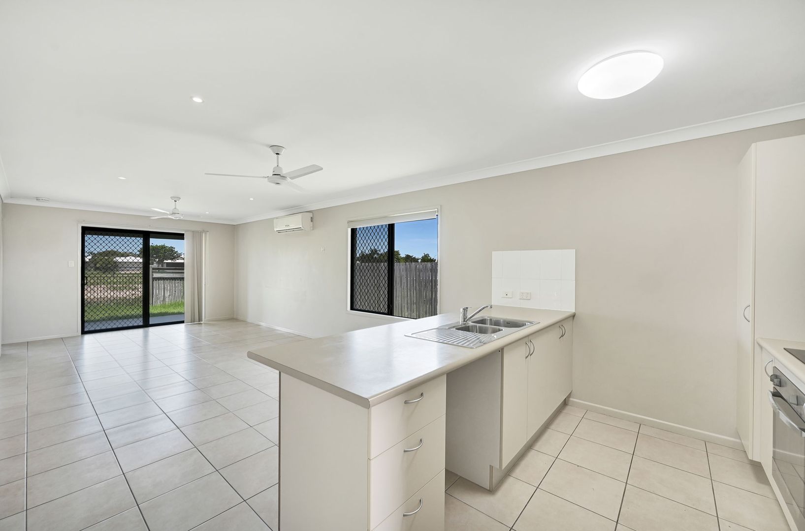 40 Tipperary Street, Mount Low QLD 4818, Image 2