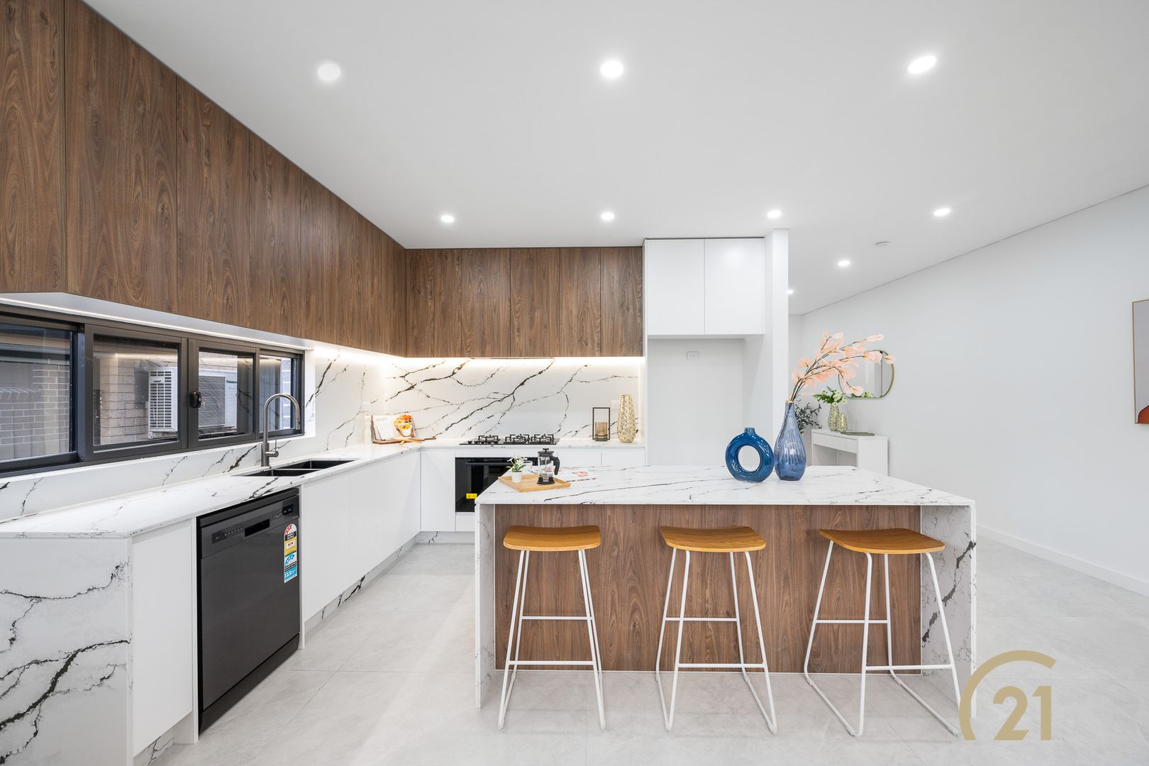 5 bedrooms Duplex in 12 Linda Street FAIRFIELD HEIGHTS NSW, 2165