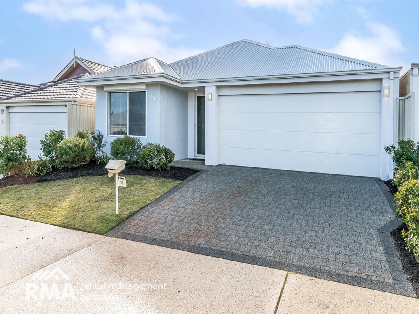 4 bedrooms House in 77 Adelong Avenue GOLDEN BAY WA, 6174