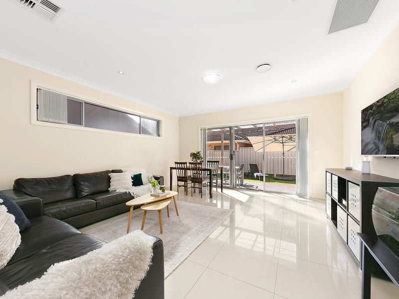 8/17 Mimosa Avenue, Toongabbie NSW 2146, Image 2