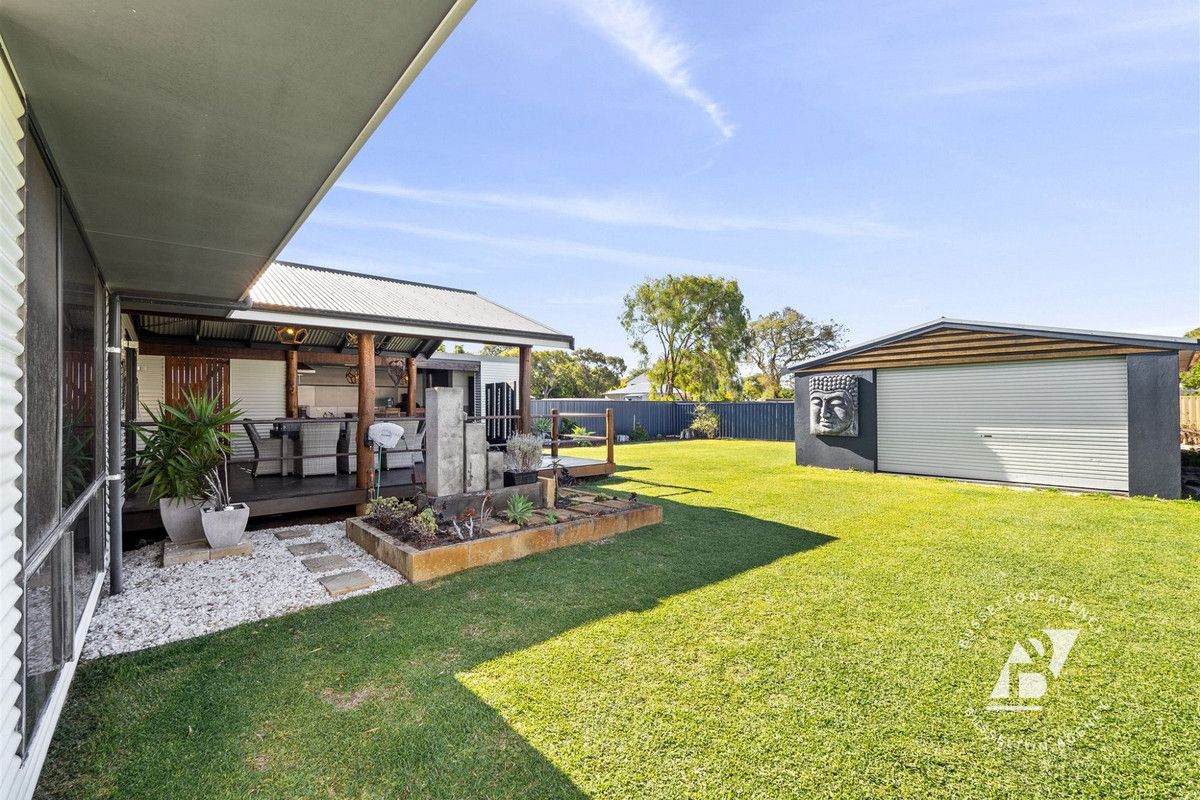 4 bedrooms House in 9 John Street ABBEY WA, 6280