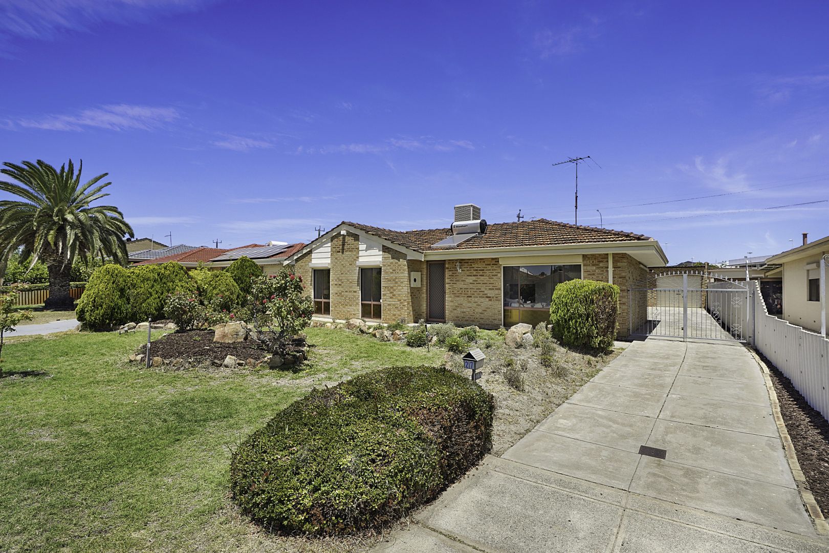 27 Oriole Street, Stirling WA 6021, Image 1