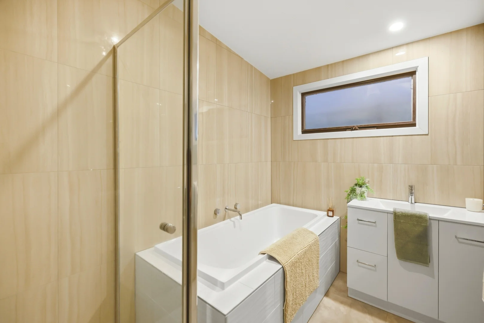 Additional image 14 of 17A Gordon Crescent, Romsey VIC 3434