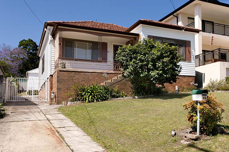 28 Warraba Street, Como NSW 2226, Image 0