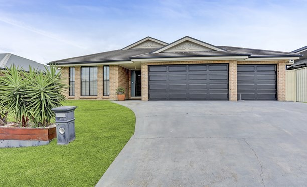 39 Strutt Crescent, Metford NSW 2323