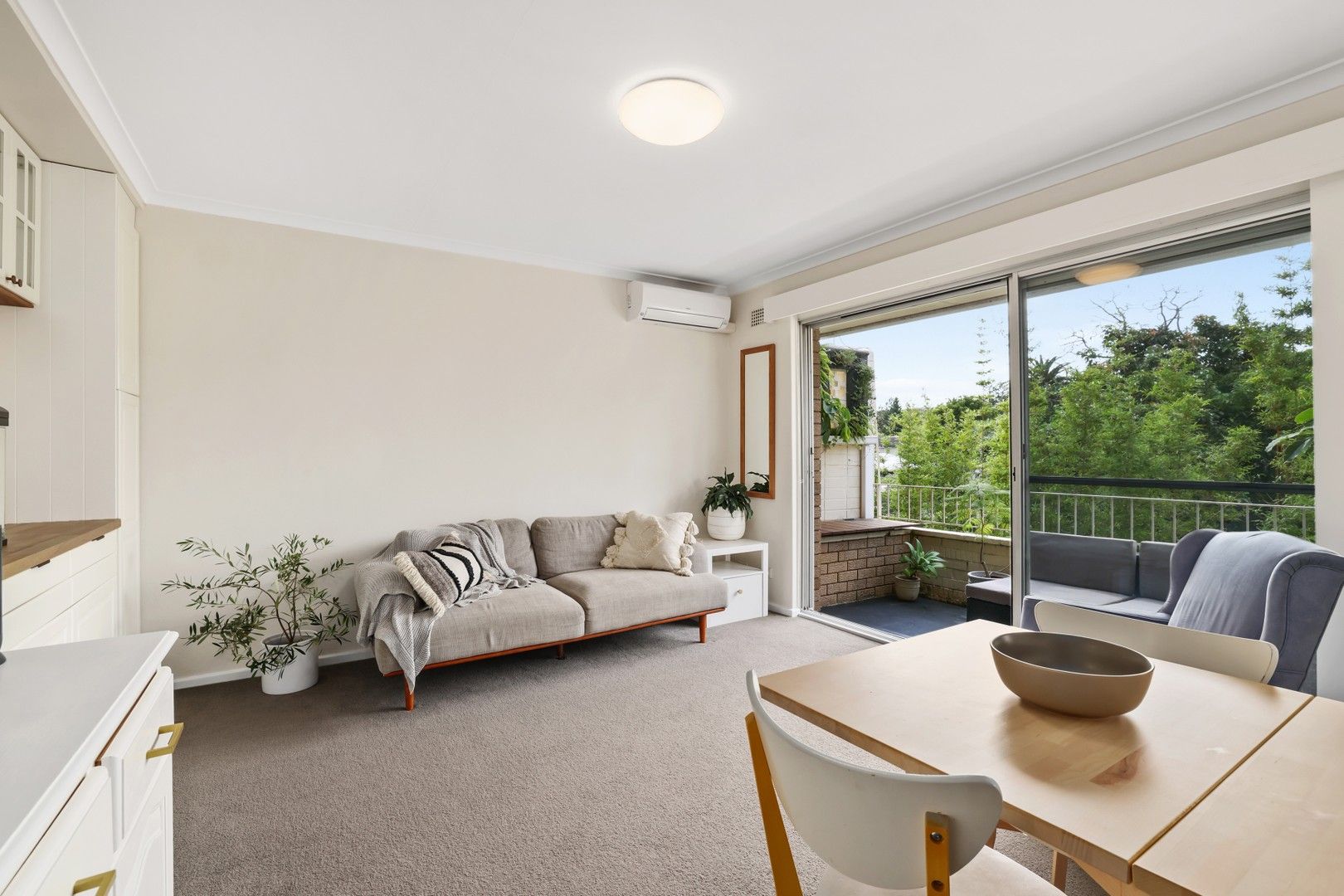 1 bedrooms Apartment / Unit / Flat in 8/22 Seabeach Avenue MONA VALE NSW, 2103