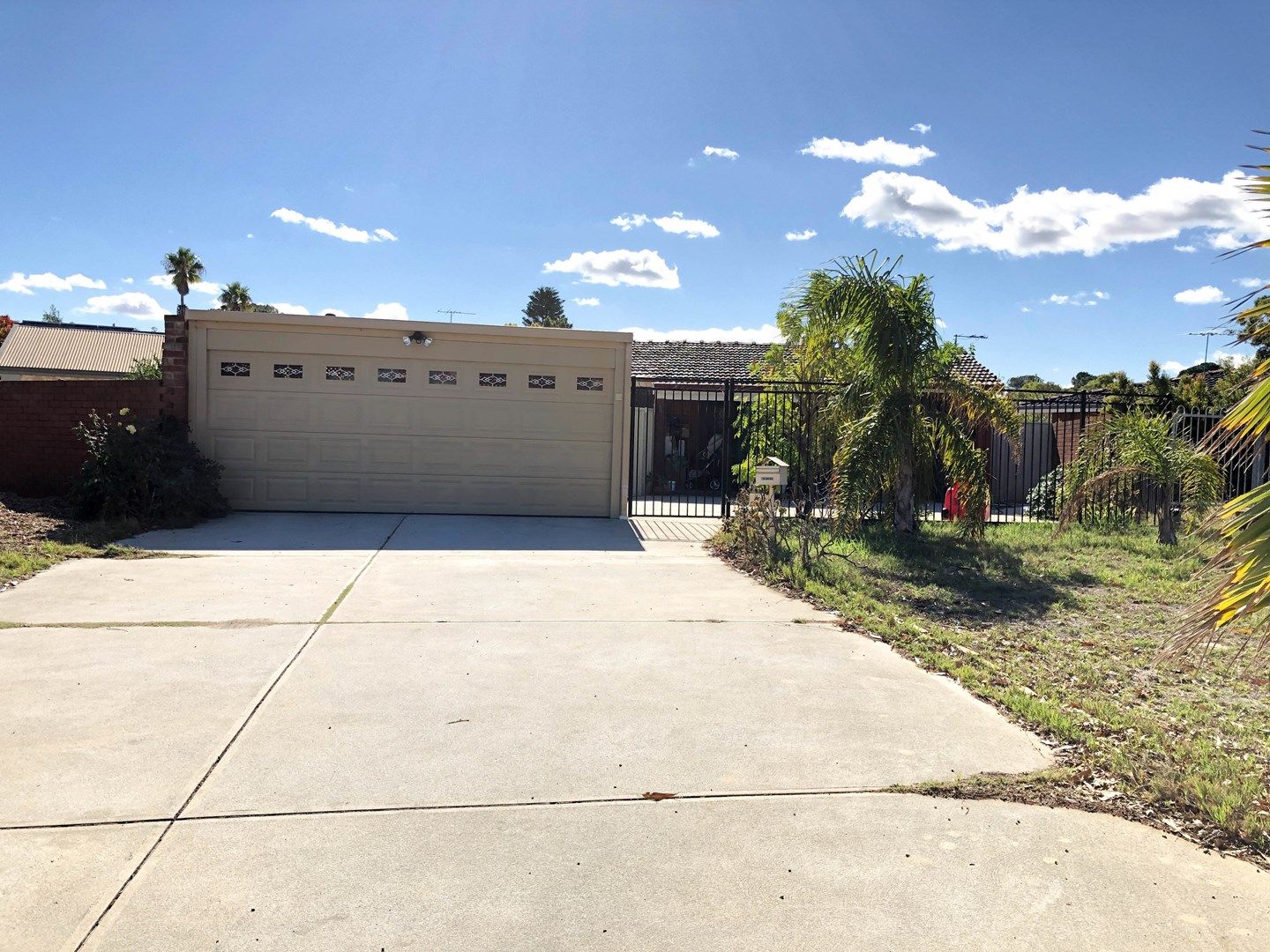 3 bedrooms House in 14 Wandarra Close KARAWARA WA, 6152