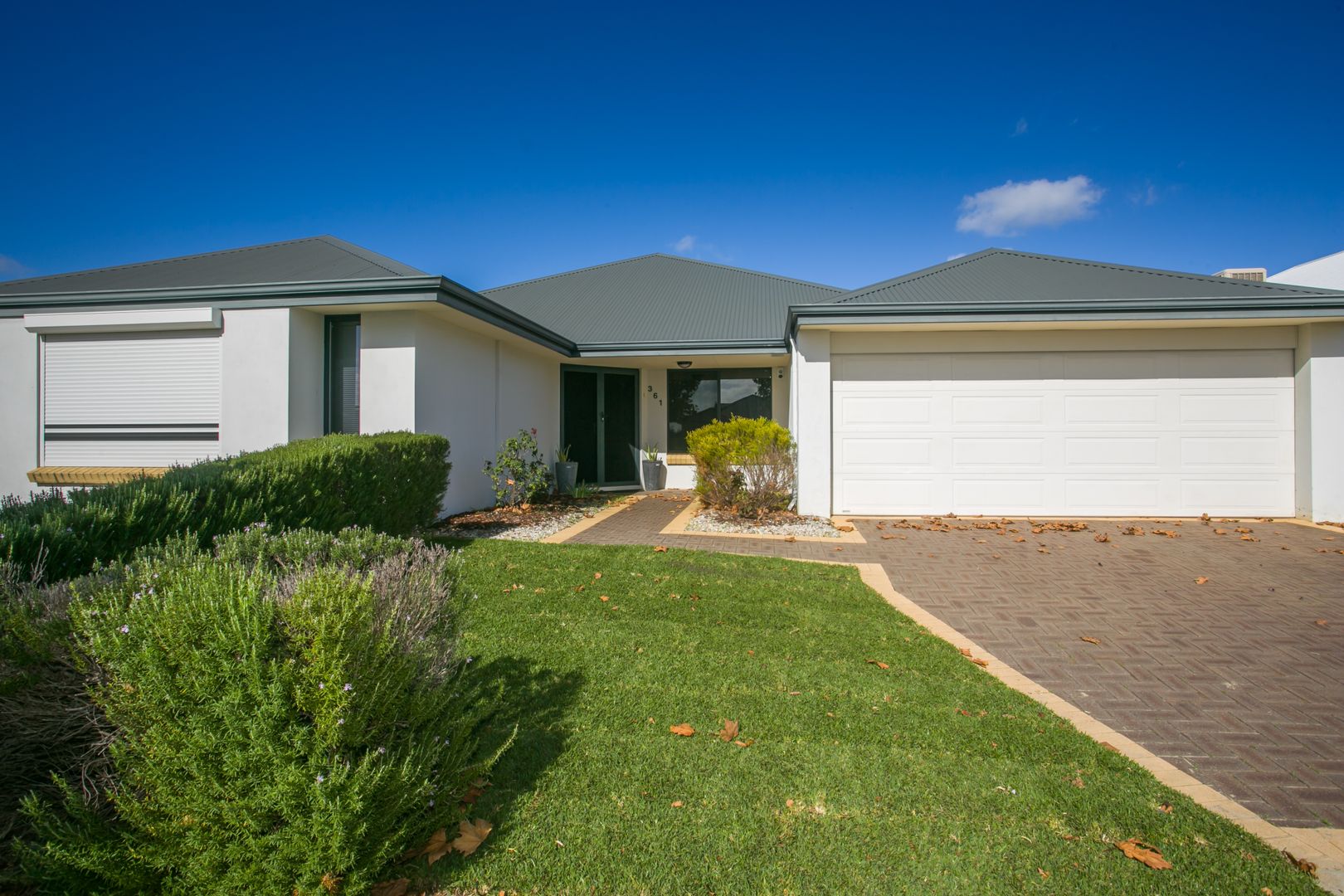 4 bedrooms House in 361 Millhouse Road AVELEY WA, 6069