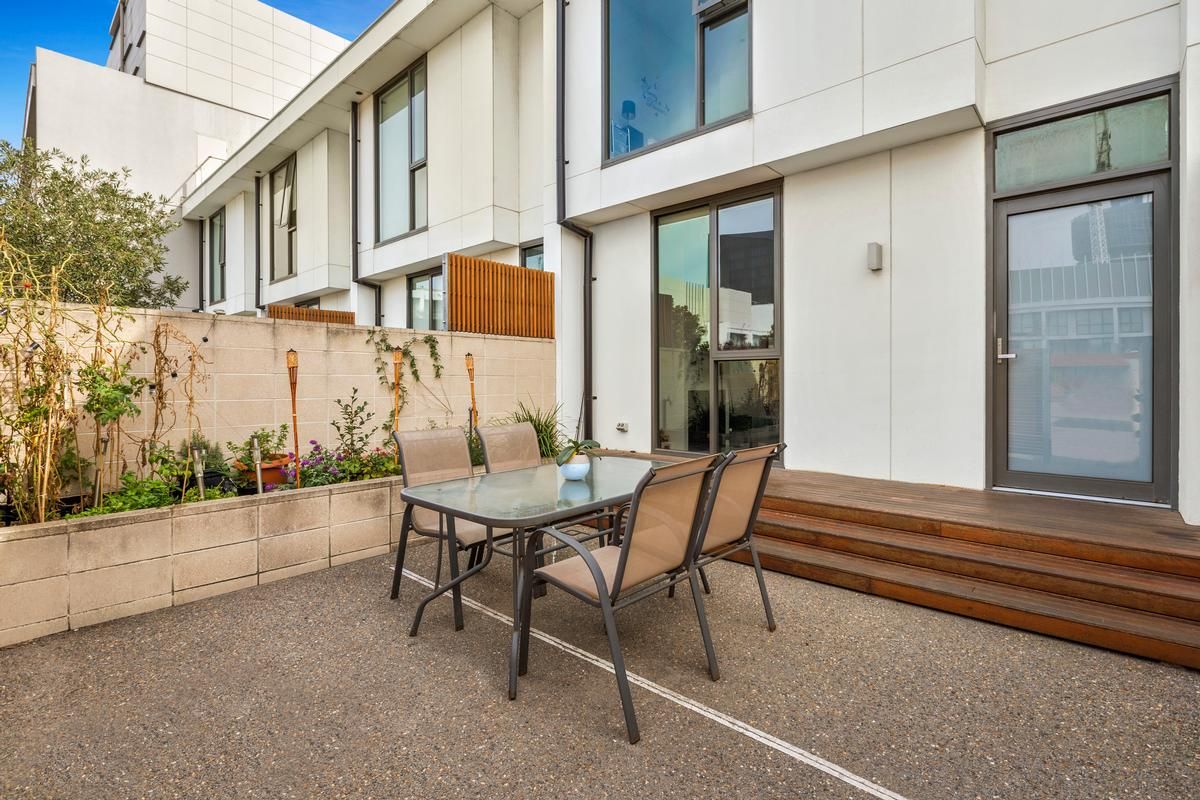 233/117 Studio Lane, Docklands VIC 3008, Image 0