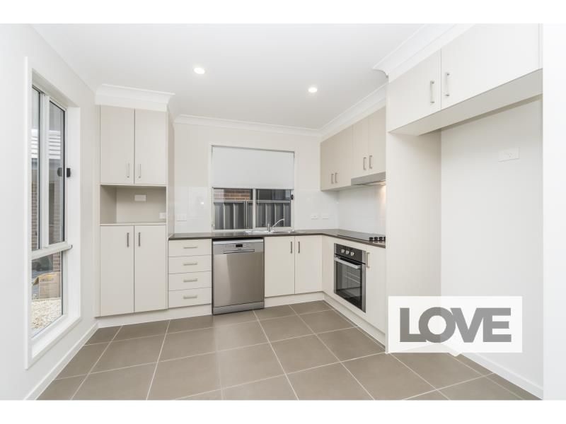 2/12 Parrott St, Boolaroo NSW 2284 Villa For Rent Domain