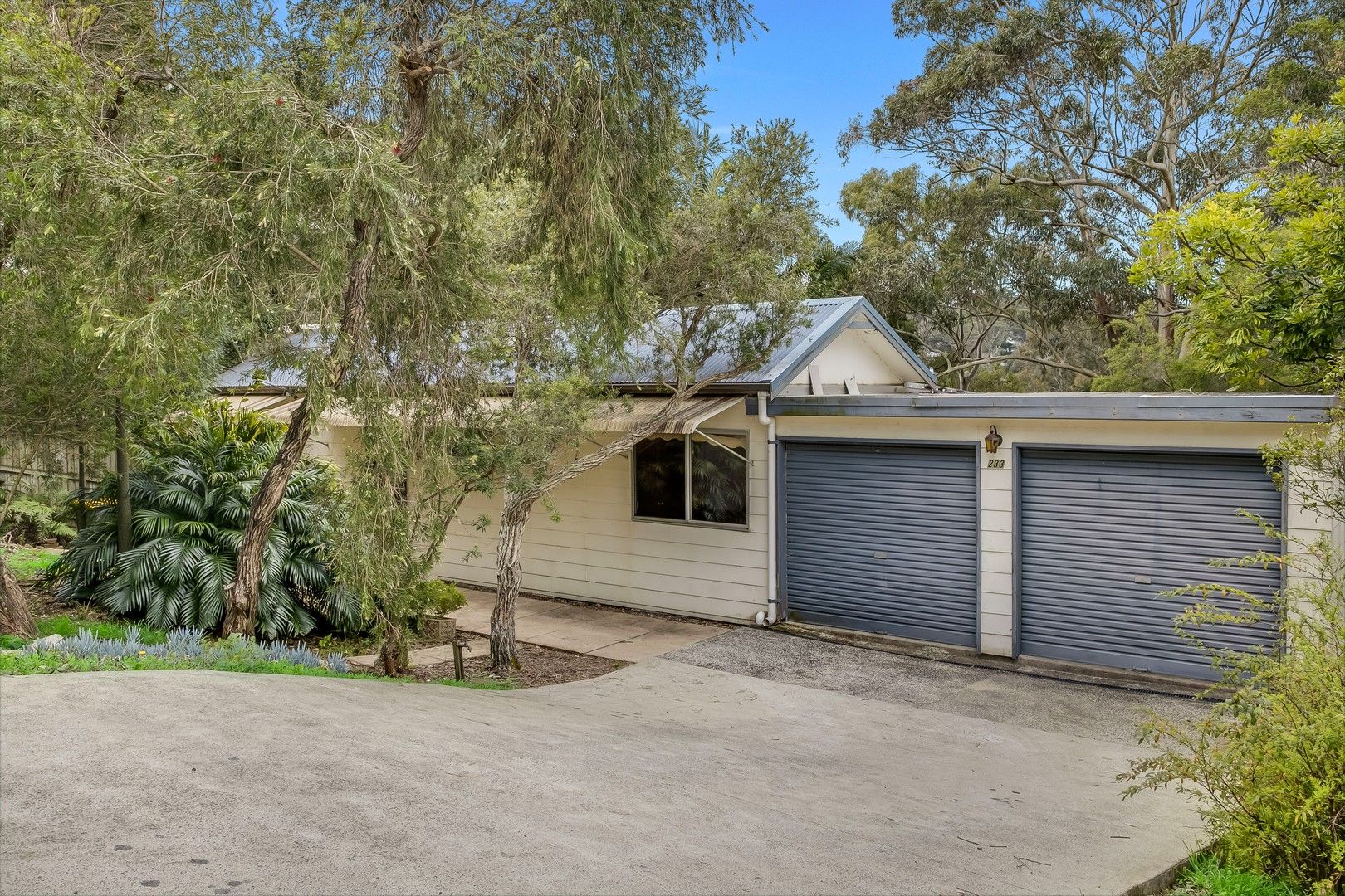 2 bedrooms House in 233 The Round Drive AVOCA BEACH NSW, 2251