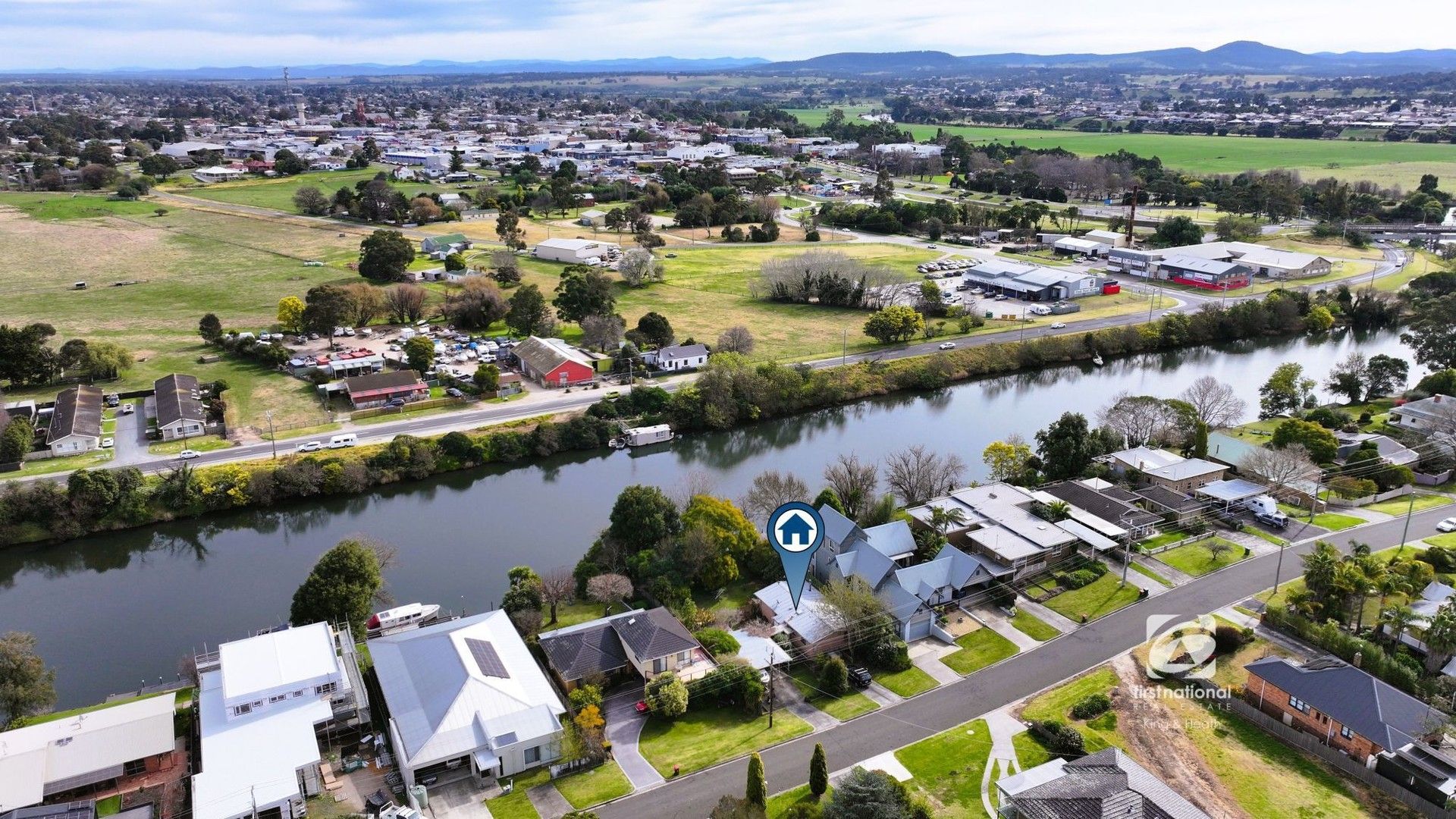 2 bedrooms House in 30 Robb Street EAST BAIRNSDALE VIC, 3875