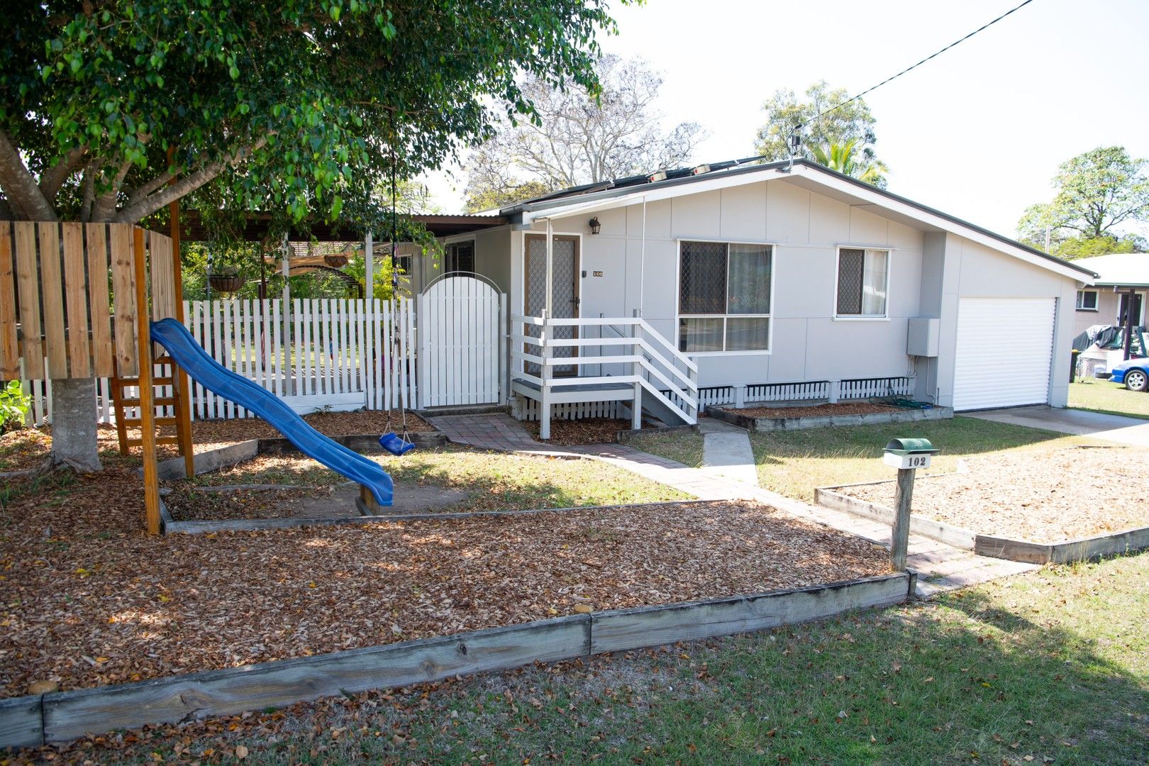 3 bedrooms House in 102 Barney Street BARNEY POINT QLD, 4680