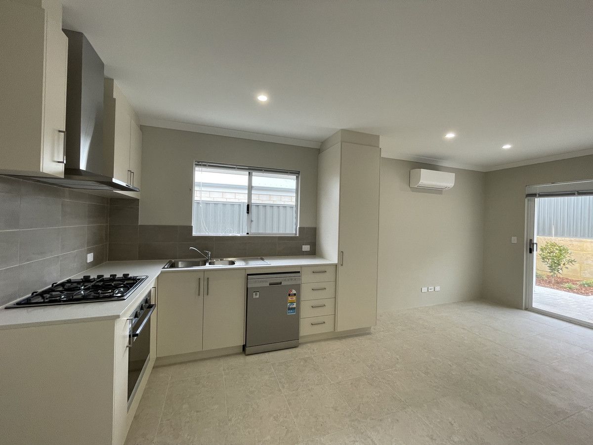 2 bedrooms Duplex in 43A Coronardo Way MADORA BAY WA, 6210