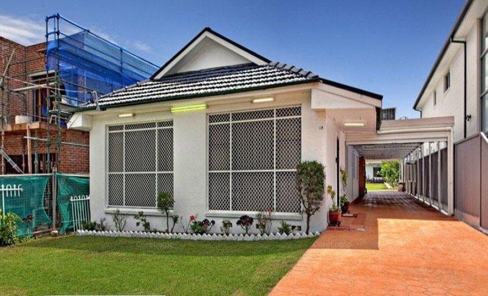 3 bedrooms House in 13 Clio Street WILEY PARK NSW, 2195