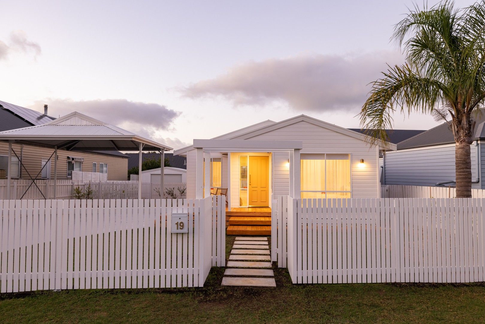 3 bedrooms House in 19 Katherine Circuit COWES VIC, 3922