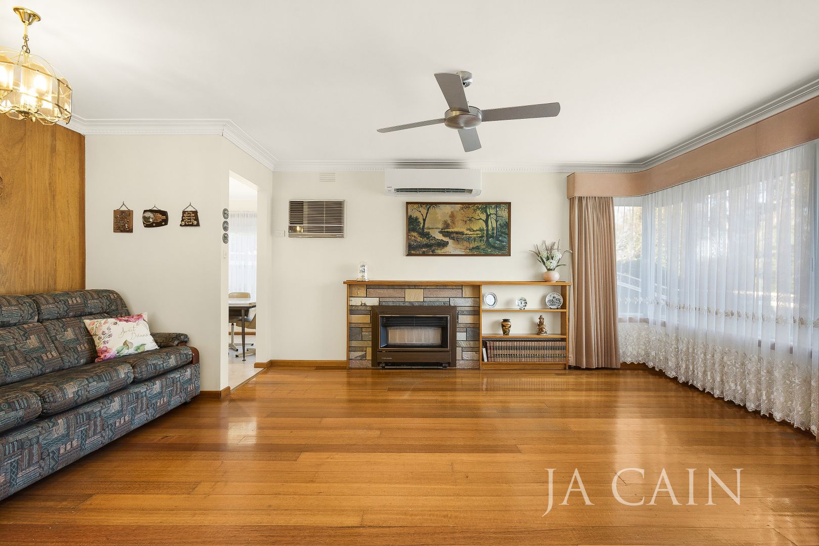 17 Russell Crescent, Boronia VIC 3155, Image 1