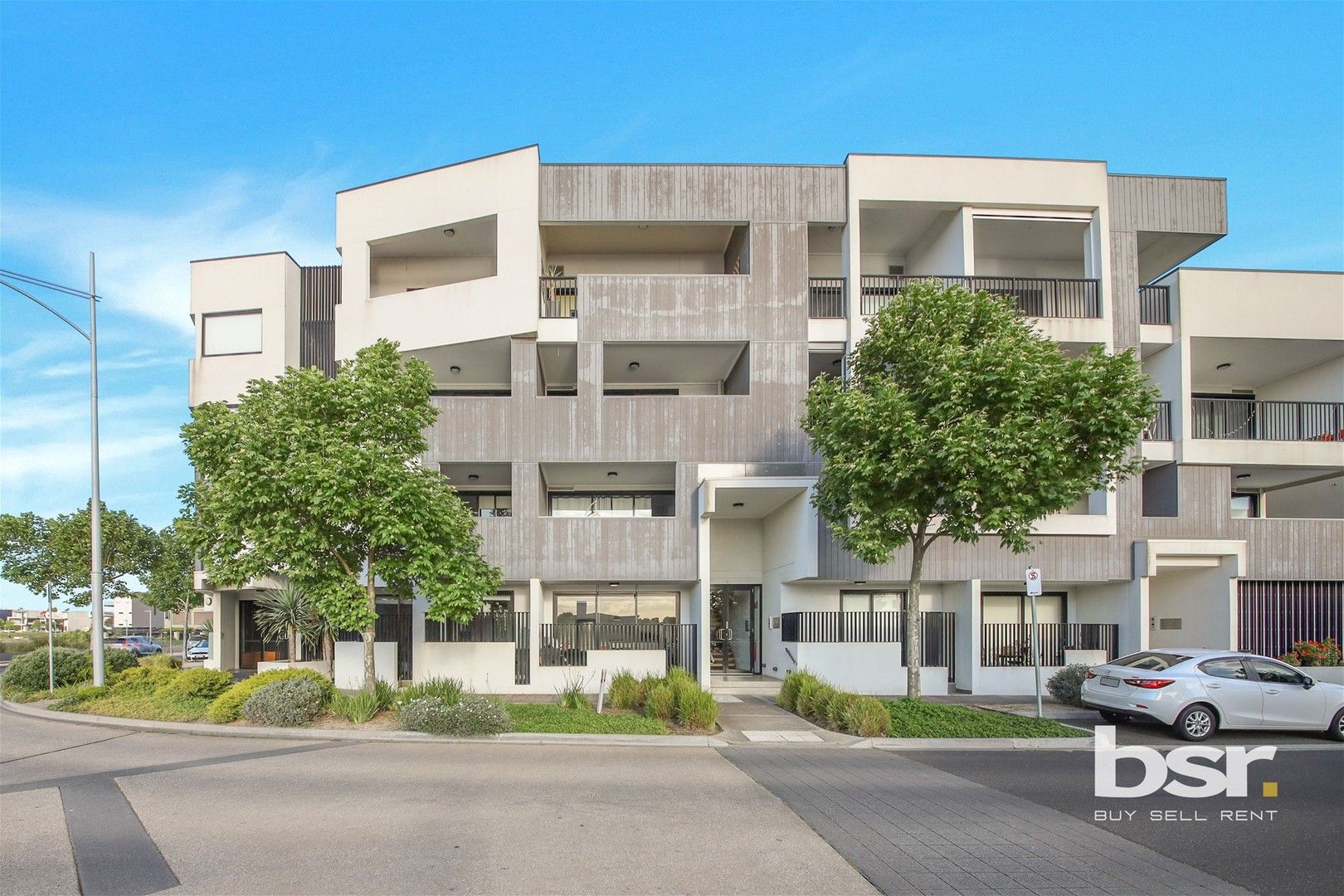 2/76 The Esplanade, Caroline Springs VIC 3023 Domain