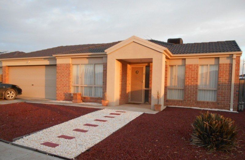 3 bedrooms House in 19 Bridlepath Drive TRUGANINA VIC, 3029