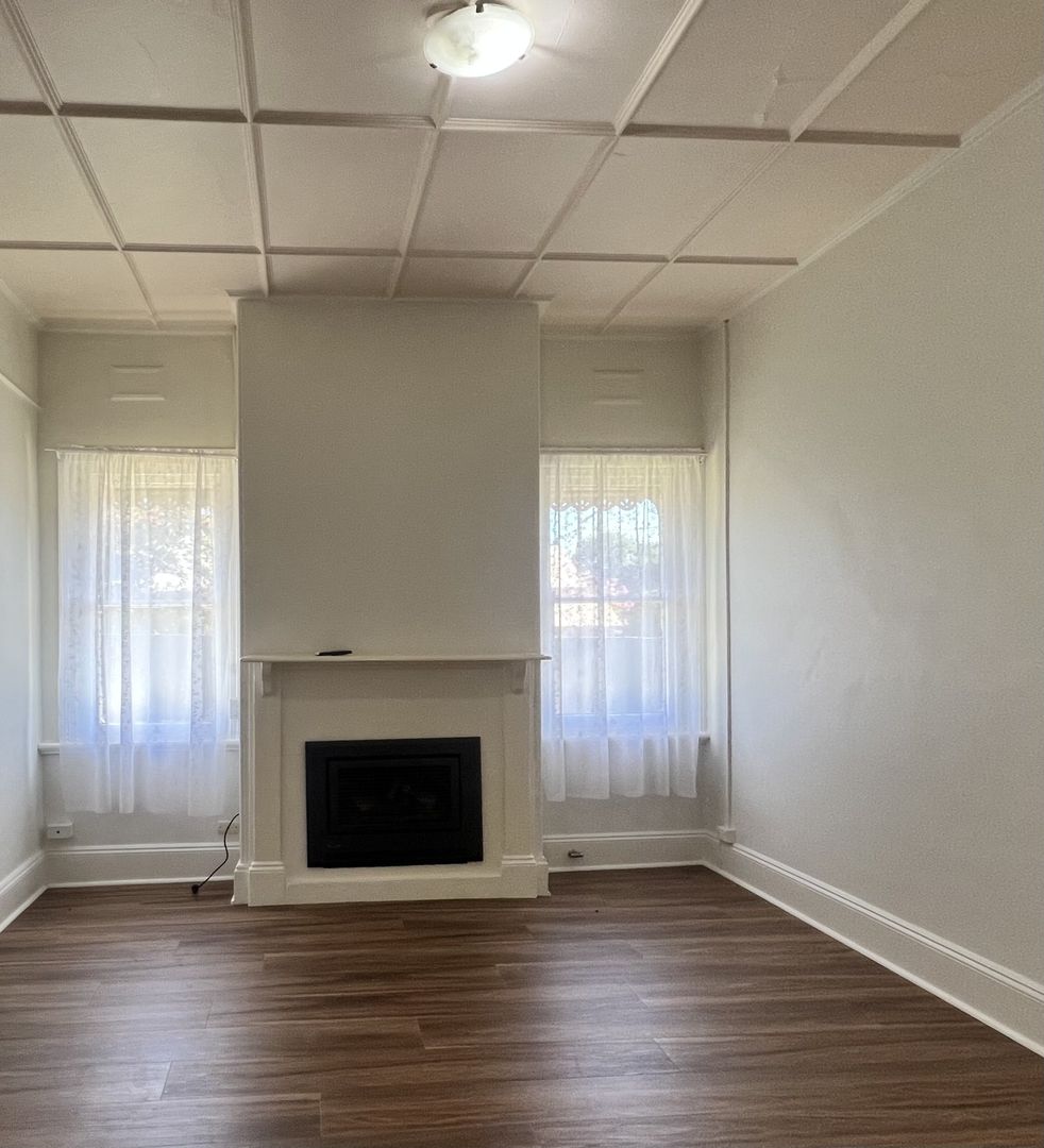 52 Braidwood Road, Goulburn NSW 2580 House For Rent 450 Domain