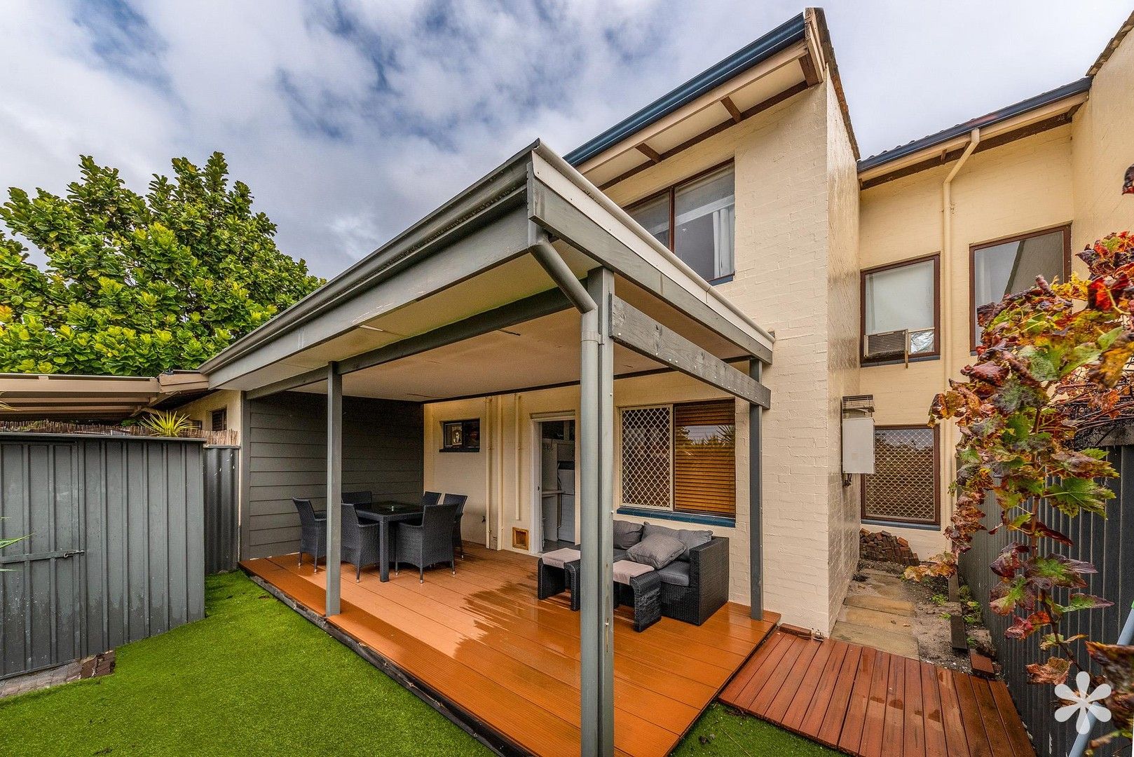 2 bedrooms House in 27/32 Camboon Road MORLEY WA, 6062