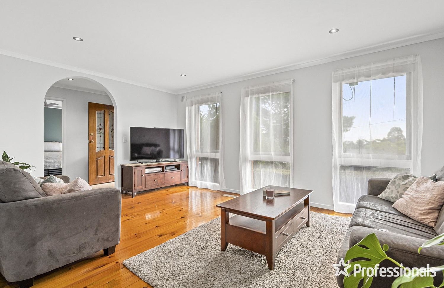 18 Parry Drive, Mooroolbark VIC 3138, Image 1