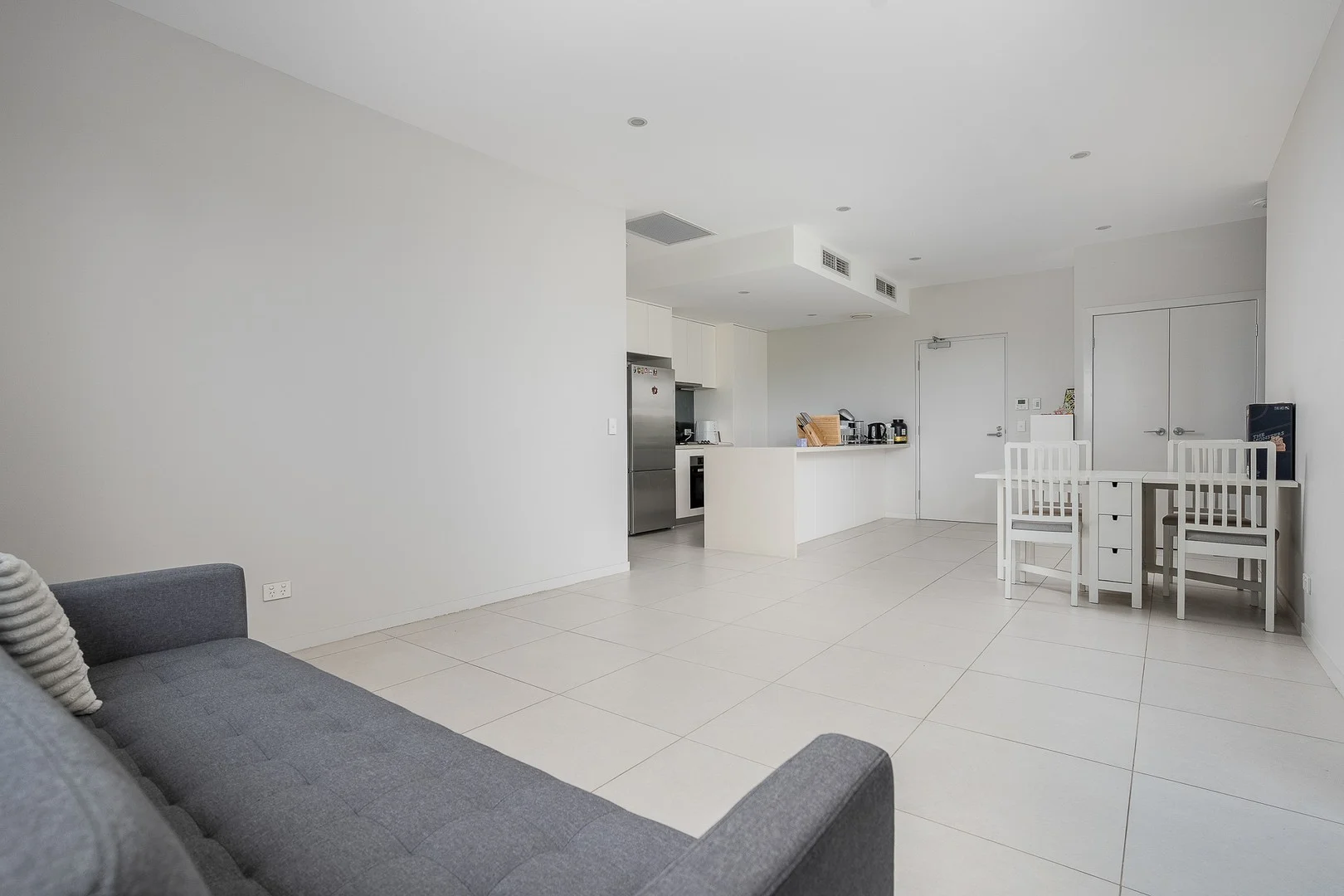 Unit 409/3 Grout Street, Macgregor QLD 4109