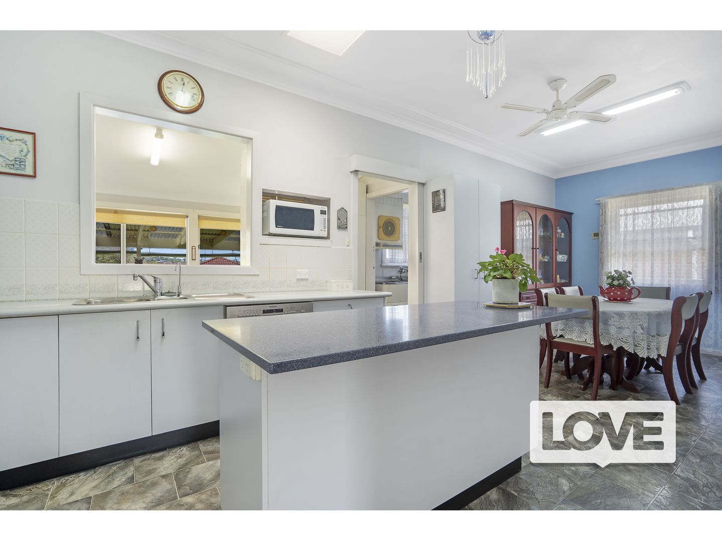 4 Hughes Avenue, Warners Bay NSW 2282, Image 1