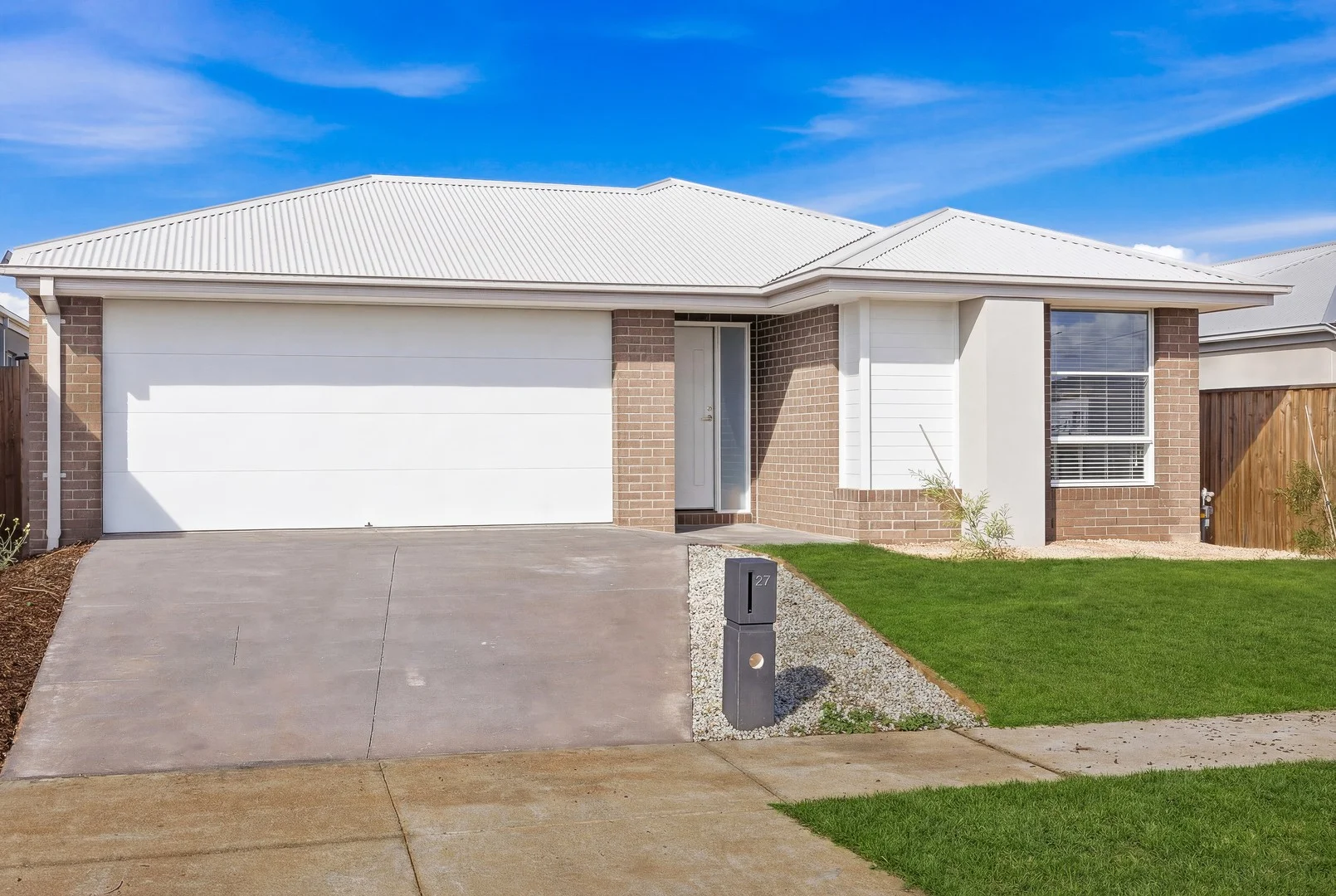 27 Aristides Crescent, Thornhill Park VIC 3335