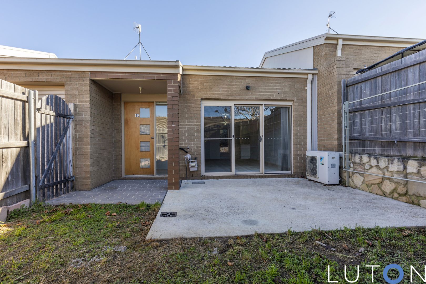 10/2 Neil Currie Street, Casey ACT 2913, Image 2