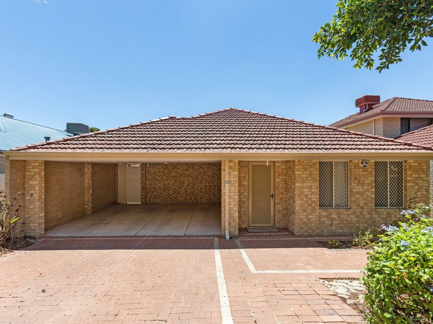 5 bedrooms House in 62 Jarrah Road EAST VICTORIA PARK WA, 6101