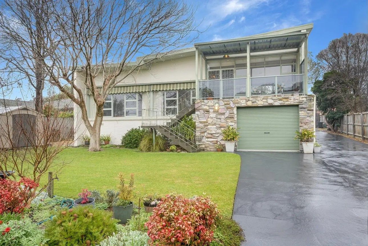 3 bedrooms House in 28 Dunstan Street FRANKSTON SOUTH VIC, 3199