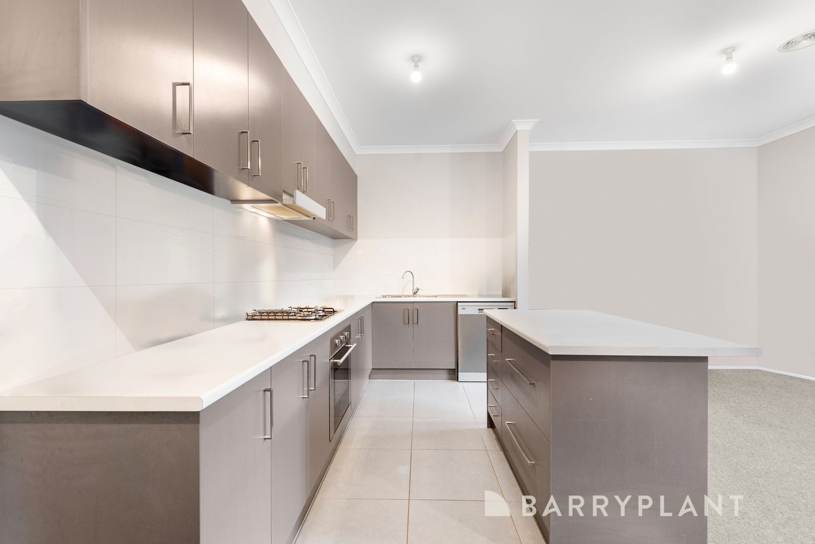 2/14 Marble Drive, Cobblebank VIC 3338, Image 2