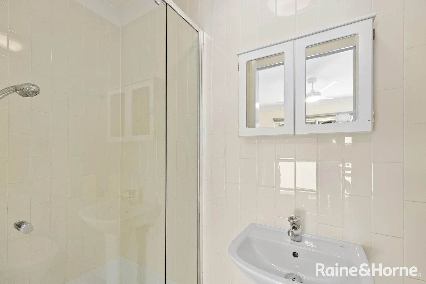 Additional image 10 of 11/5a Burgin Close, Berkeley Vale NSW 2261