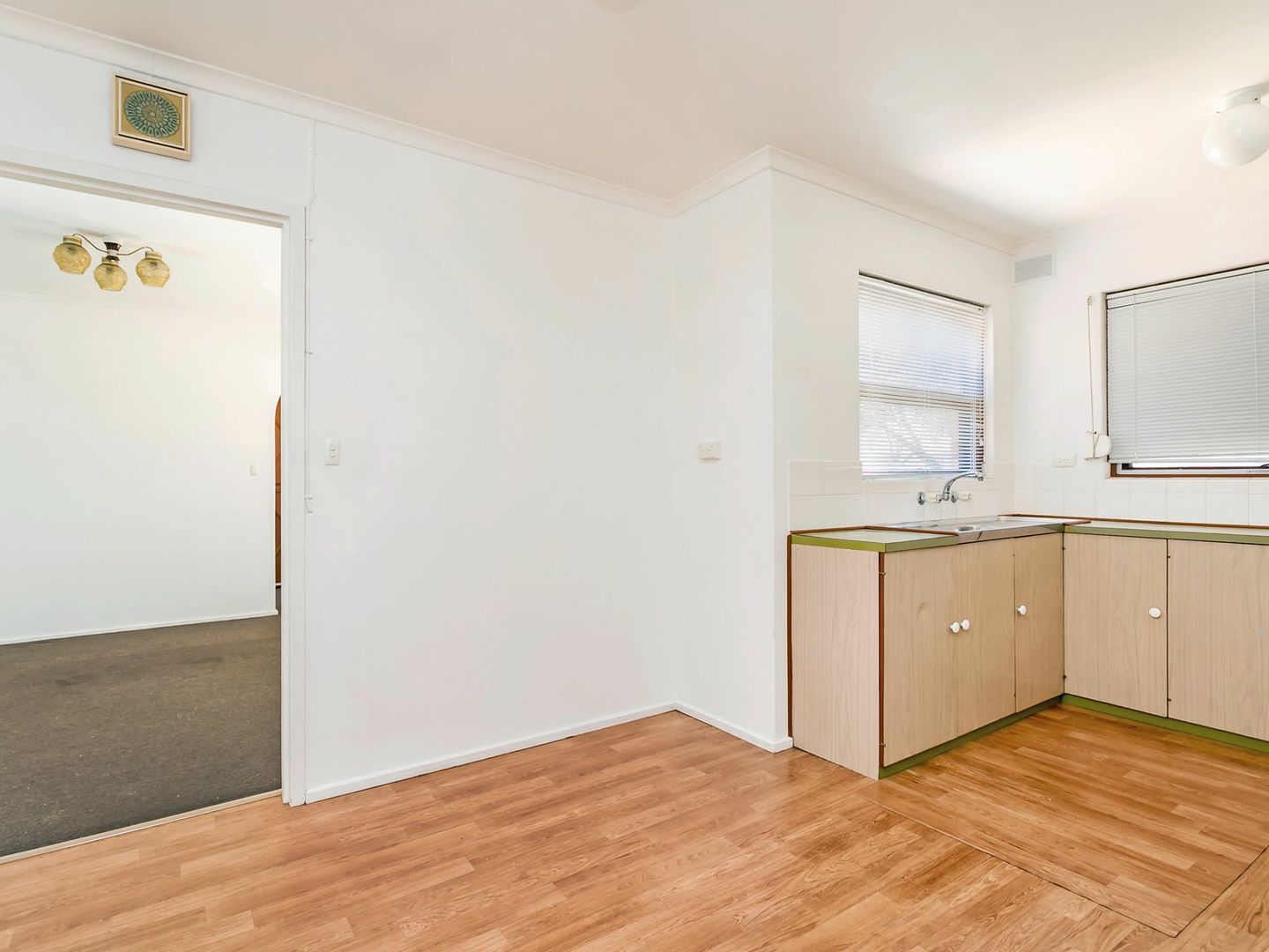 1/10 First Avenue, Seaton SA 5023, Image 2