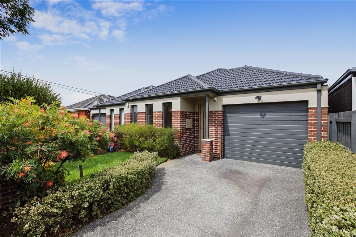 3 bedrooms Townhouse in 4A Biscop Road MOORABBIN VIC, 3189