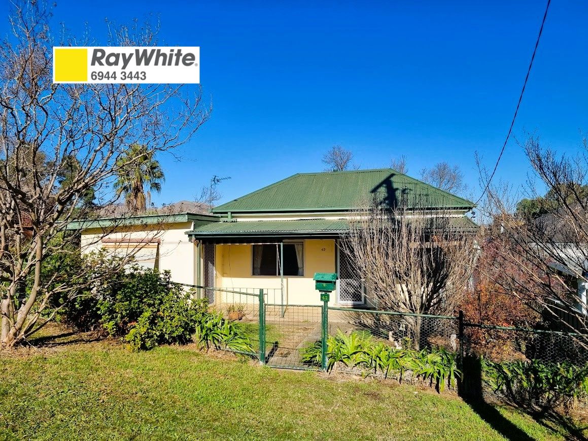 House in 42 Hanley Street, GUNDAGAI NSW, 2722