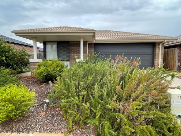 4 bedrooms House in 161 James Melrose Drive BROOKFIELD VIC, 3338