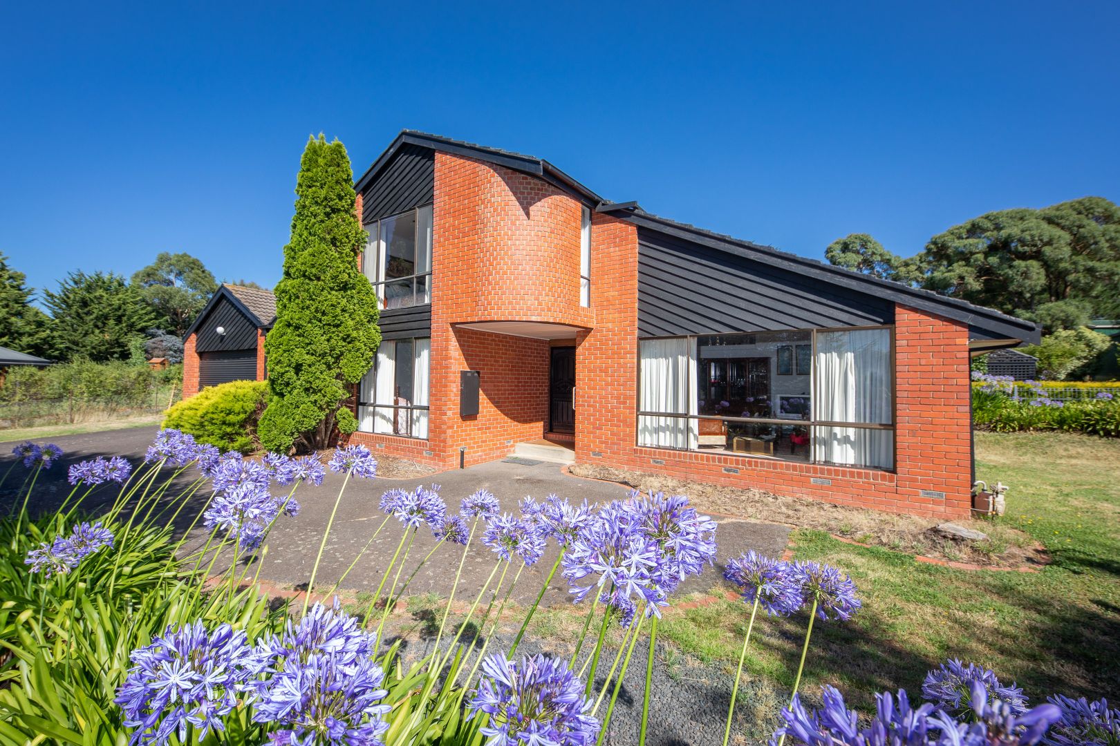 27 Whelans Place, Romsey VIC 3434, Image 1